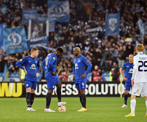 Thua sốc, Everton xát muối vào vết thương của người Anh
