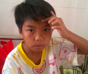 Bị "mượn" lên xã, học sinh nhập viện