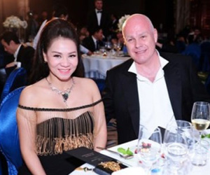 Chồng Thu Minh tặng vợ sợi dây chuyền 400 triệu