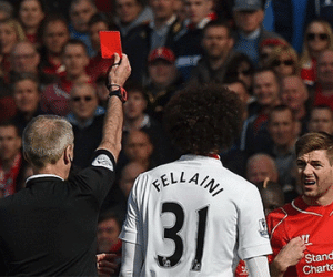 Steven Gerrard xin lỗi vì thẻ đỏ: "Trọng tài đã đúng. Lỗi của tôi. Tôi nhận mọi trách nhiệm"