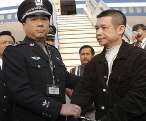 Trung Quốc quyết liệt “săn cáo” ở nước ngoài