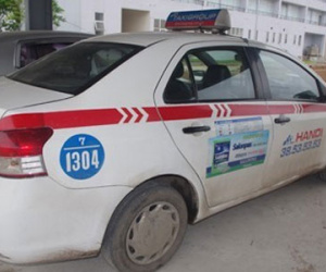 Gặp cướp, tài xế taxi bỏ xe tháo chạy