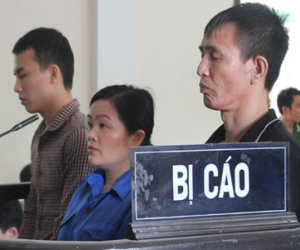"Bà trùm" đường dây buôn 16 bánh heroin chết trước khi ra tòa