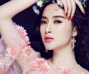 "Chân dài" Việt tung hê chuyện "gạ tình" vì tự ái hay để PR?