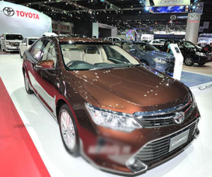 Soi Toyota Camry 2015 "bằng xương, bằng thịt" sắp ra mắt tại Việt Nam