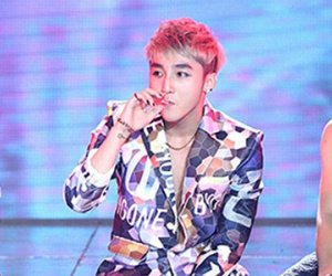 "Sơn Tùng - MTP ngậm kẹo" bất ngờ xuất hiện trong đề thi Hóa học