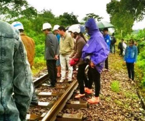 Bị tàu hỏa kéo lê 100m, người phụ nữ tử vong