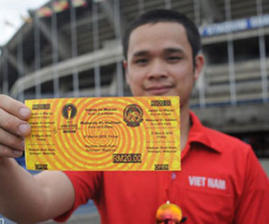 CĐV Việt đi hàng trăm km xem thầy trò HLV Miura thi đấu