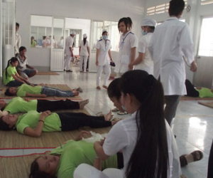 Hơn 70 công nhân bị ngộ độc lại nhập viện vì không dám nghỉ làm