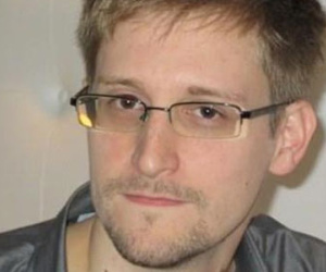 Kẻ lộ mật Edward Snowden lại "dội bom tấn"