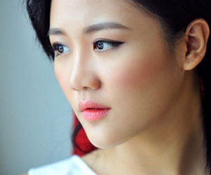 Văn Mai Hương hủy hàng loạt show vì chứng trầm cảm kéo dài