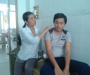 Lại thêm một vụ học sinh bị “đánh hội đồng” phải nhập viện