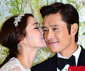Vợ Lee Byung Hun sinh con trai đầu lòng