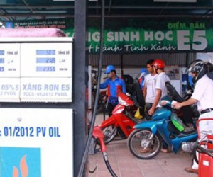 Xăng E5 giảm giá mạnh sao vẫn vắng khách?