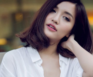 Bích Phương: "Luôn thiếu tự tin vì vòng một lép kẹp"