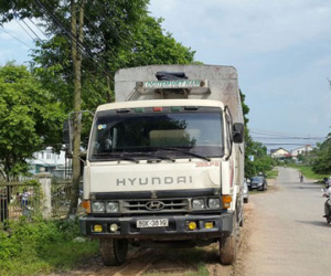 Một CSGT bị xe tải tông trọng thương khi đang làm nhiệm vụ