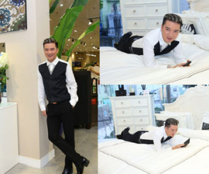 Mr. Đàm hồn nhiên nằm dài giữa sự kiện