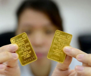 Tồn kho và cắt giá vàng vì… sê-ri