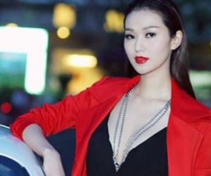 Xe 12 tỷ của Khánh My bị bóc mẽ là đi thuê
