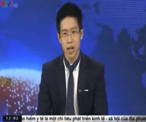 Biên tập viên bị hiểu lầm "thắt cà vạt ngoài cổ áo" khi dẫn thời sự VTV1