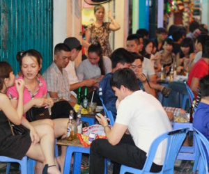 Cấm bán rượu bia sau 22 giờ?