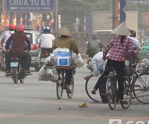 Thi nhau nhặt tiền của người chết trong vụ tai nạn