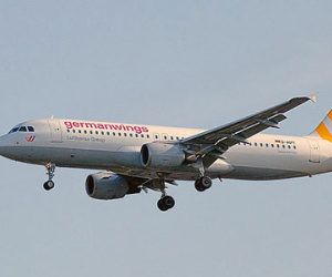 Một máy bay Germanwings hạ cánh khẩn do khách hoảng loạn