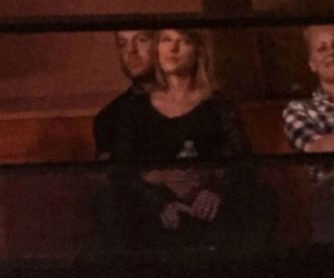 Taylor Swift qua đêm với người tình tại nhà riêng