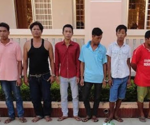 10 côn đồ "miệt vườn" truy sát nạn nhân đến chết