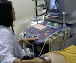 “Em muốn có con nhưng không thích mang bầu, vượt cạn…”