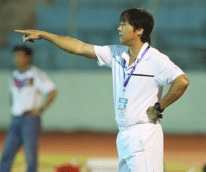 HLV Lê Huỳnh Đức, "V-League đang mất giá..."