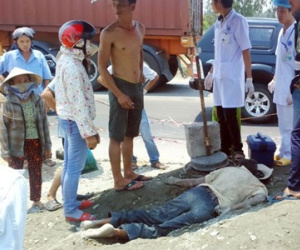 Lái xe lên tiếng vụ nghi "chôn sống" người ngăn cản thi công