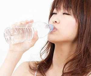 Tu nước ừng ực trụy tim như chơi