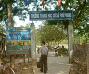 Khởi tố bị can đâm chết học sinh trước cổng trường