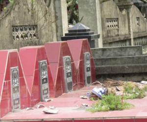 Hải Phòng: Hàng trăm ngôi mộ bị phá trong đêm