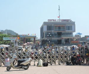 Du khách chen chân ra đảo Lý Sơn dịp lễ 30-4 và 1-5