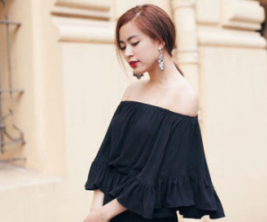 Ngây ngất ngắm Hoàng Thùy Linh gợi cảm giữa đời thường