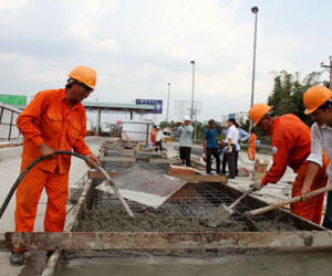 Nghỉ lễ 30-4 và 1-5: Chống kẹt xe trên đường cao tốc