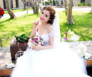 Elly Trần tung "ảnh cưới" chuẩn bị lên xe hoa?
