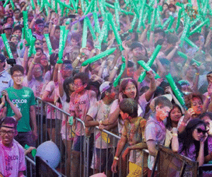 Giới trẻ Sài Gòn "quá đã" với đường đua sắc màu Color me run