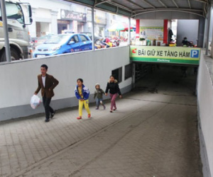 Rơi xuống tầng hầm siêu thị Big C Vinh, một phụ nữ tử vong
