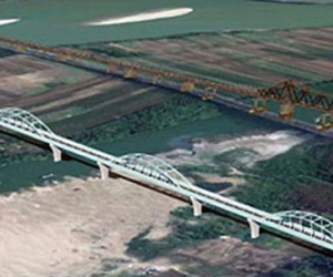 Cầu đường sắt vượt sông Hồng cách cầu Long Biên 75m