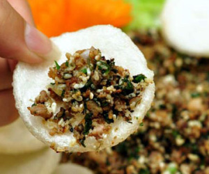 Trứng kiến 700 ngàn/kg: Dân Hà thành mua cả yến ăn dần