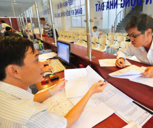 50% người trả lời phải lót tay khi xin vào công chức