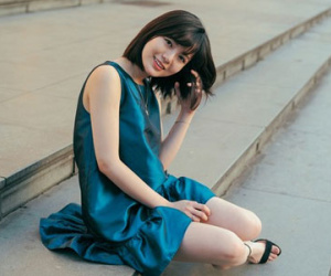 Cận cảnh nụ cười hút hồn của hot girl MU xinh đẹp làm "điên đảo" Facebook