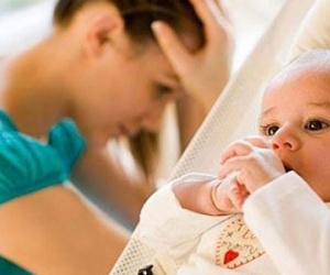 Đang ở cữ, bị chị chồng tát sưng mặt vì để mẹ chồng giặt giũ, nấu cơm