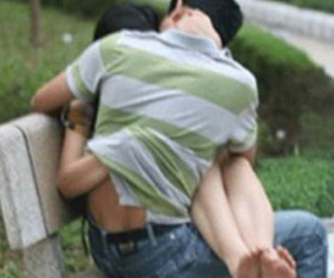 Giới trẻ thích “yêu” giữa chốn đông người?!