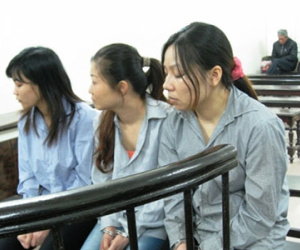 Hai người phụ nữ dẫn dắt díu nhau... vướng vào tội "chết"