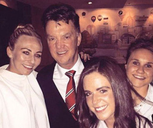 Tung tăng nhà hàng, Van Gaal "gây hoạ" cho chị em