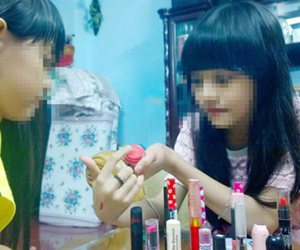 Rộ dùng mỹ phẩm trắng "siêu tốc" trong học sinh